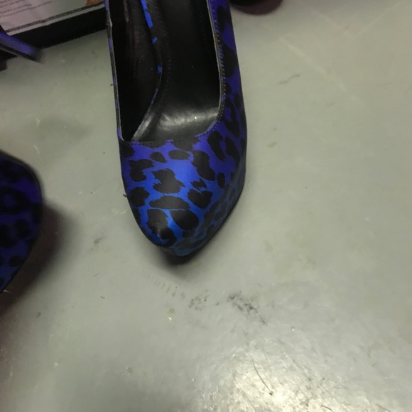 Peacock coloured Leopard print heel - Picture 4 of 4